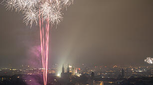 Silvester 2025: Bamberg schießt sich ins neue Jahr 2025 - Feuerwerk über der Domstadt