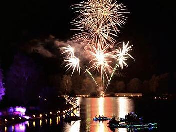Wie im Vorjahr wird es am Samstagabend wieder ein Feuerwerk mit See-Illumination geben. Foto: Dieter Hübner