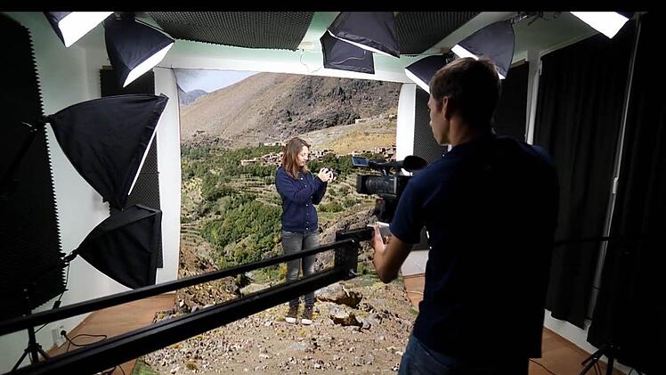 Daniel Kapusta  kennt sich  mit  der Kameratechnik  gut aus.  Blue-Box-Aufnahmen sind kein Problem für ihn.