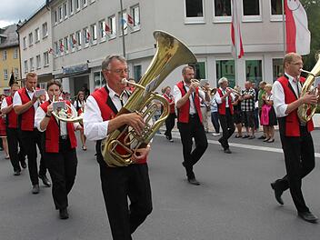 Nicht nur die Blaskapelle Ebersdorf sorgte für die musikalische Untermalung. Foto: Veronika Schadeck