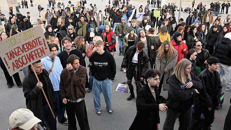 Demo gegen Tanzverbot an Stillen Tagen