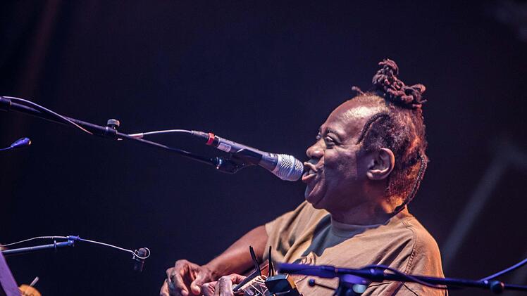 Tambacher Sommer: Wally Warning im SchlosshofFoto : Jochen Berger