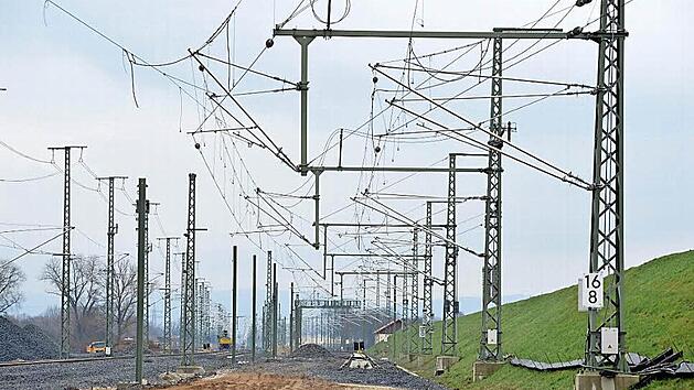 Die Bahnstrecke zwischen Breiteng&uuml;&szlig;bach und Lichtenfels - hier bei Unterleiterbach - macht Fortschritte. Gekl&auml;rt ist jetzt auch die Frage einer Unterf&uuml;hrung f&uuml;r Zapfendorf.  Archivfoto: Ronald Rinklef