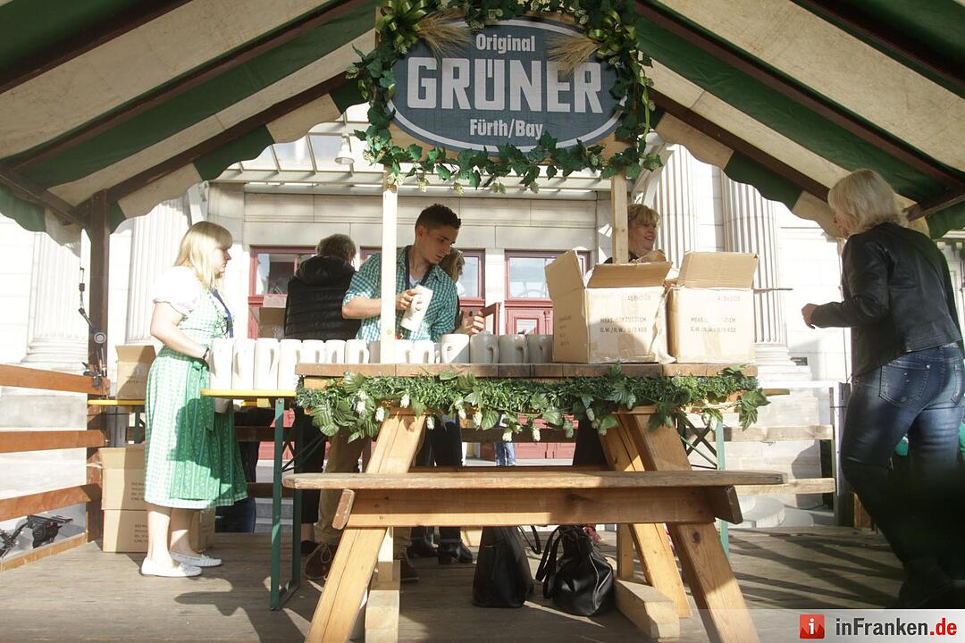 Fürther Michaeliskirchweih eröffnet