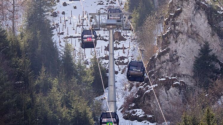 Gondel in Schweizer Skigebiet abgest&uuml;rzt