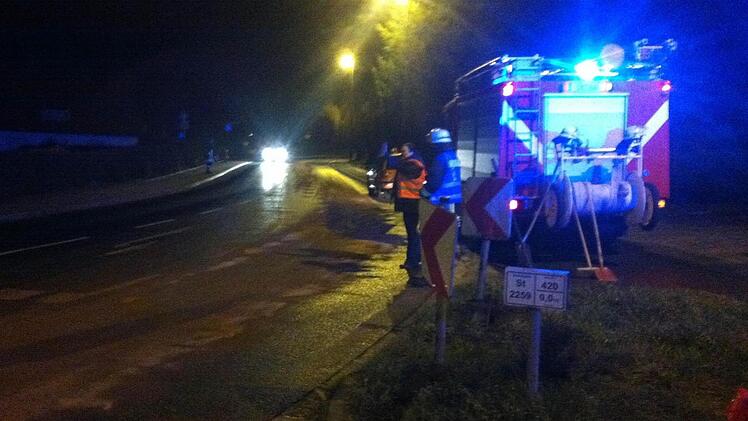 Der Regen erschwerte die Arbeit für die Einsatzkräfte. Fotos: Michael Busch
