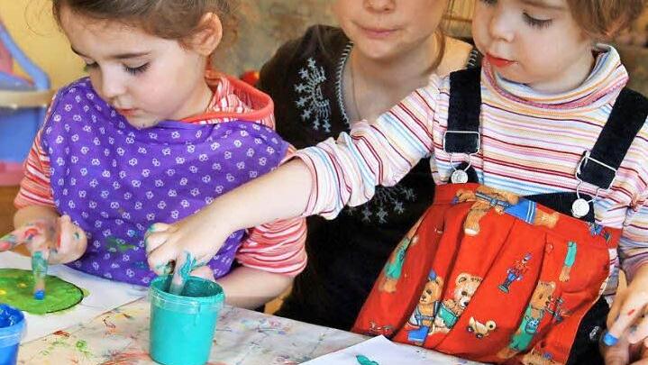 Beim Kronacher BRK wird Kinderbetreuung großgeschrieben. Symbolbild: dpa