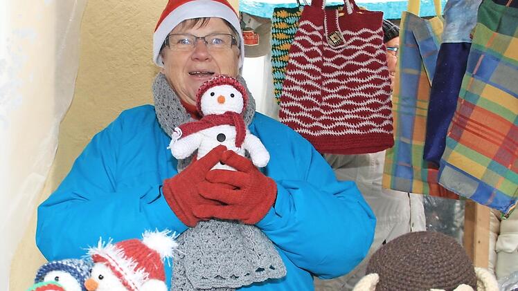 Gehäkelte Tiere erfreuen nicht nur Kinderherzen.