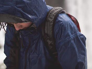 Am Wochenende wird es kalt und nass in Franken. Symbolbild: Alaric Hartsock/unsplash.com