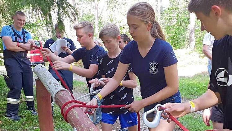 Bei der Olympiade wurde gleichzeitig die Pr&uuml;fung zur Jugendflamme 2 abgenommen. Foto: privat