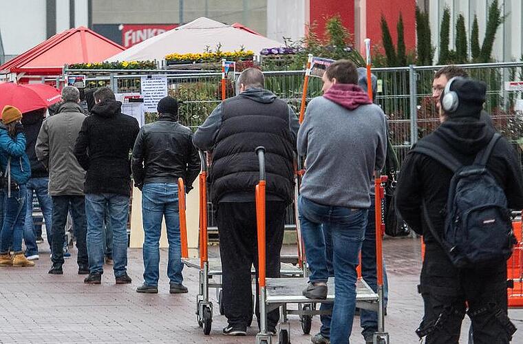 Naila: Kunde betritt Obi-Baumarkt ohne Mund-Nasen-Schutz ...
