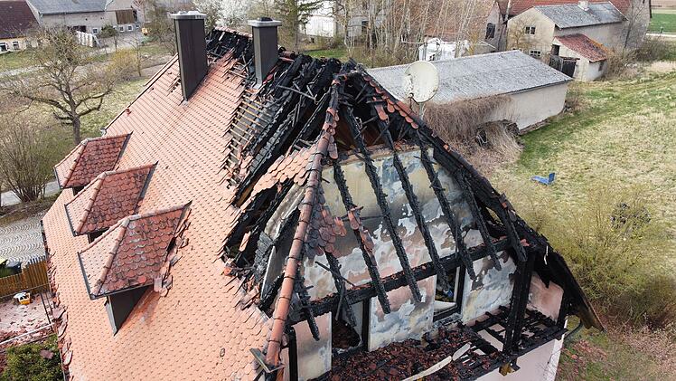 Etwa 150.000 Euro Schaden: Einfamilienhaus im Vollbrand
