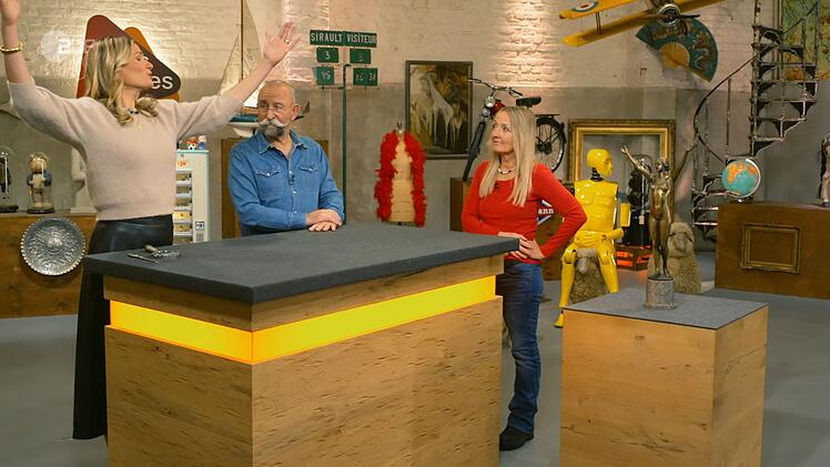 Expertin Bianca Berding (links) musste gegenüber Horst Lichter und der Kandidatin die Preiserwartung dämpfen.