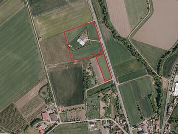 Auf diesem Areal (rot gekennzeichnet) außerhalb von Zell will der Landkreis Haßberge das neue Tierheim errichten.  Foto: Landratsamt Haßberge