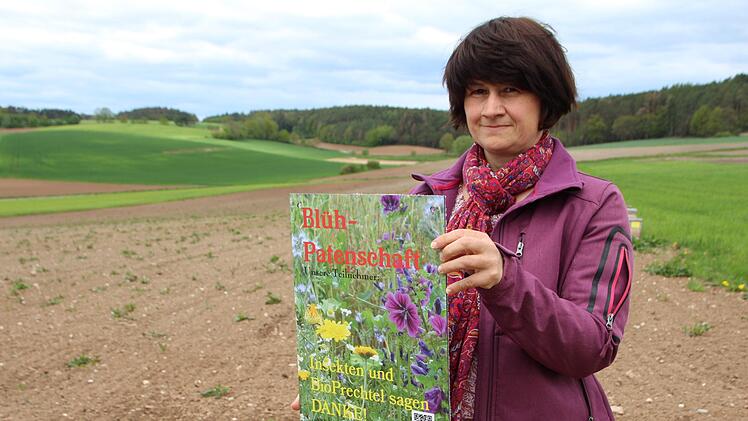 Nach der Aussaat m&ouml;chte Mirjam Prechtel-Knapp ein Hinweisschild sowie die Namen der Paten an der Bl&uuml;hfl&auml;che platzieren. Mirjam Stumpf