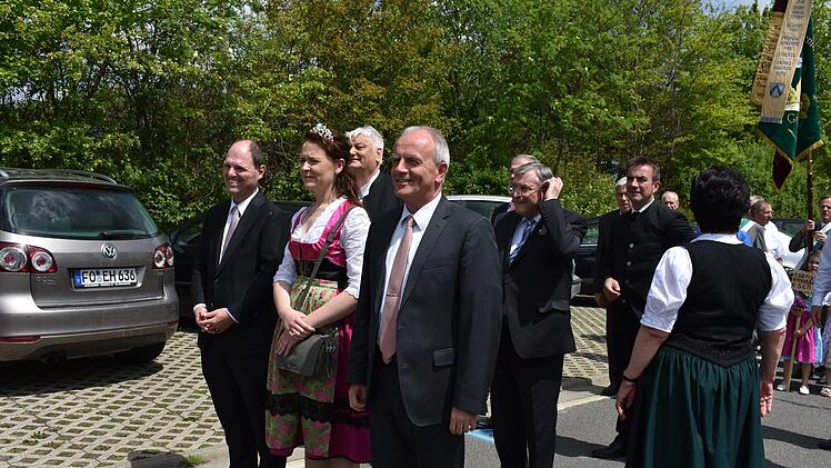 Der Festzug in Geschwand Foto: Petra Malbrich