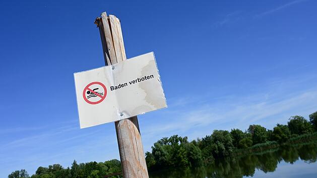 Blaualgen: Badeverbot am Wei&szlig;enburger Badeweiher - Sicherheitsrisiko