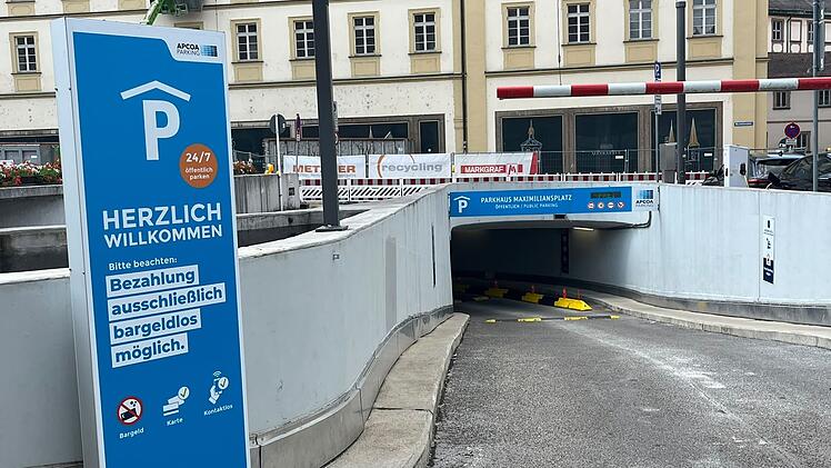 Die Parkgeb&uuml;hr kann inzwischen in vielen Parkh&auml;usern bequem bargeldlos beglichen werden, so auch im Parkhaus am Bamberger Maximiliansplatz.