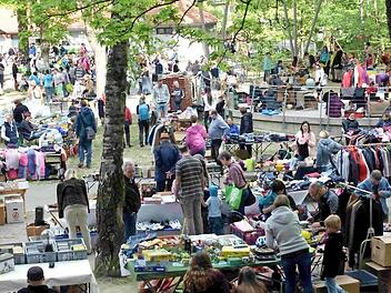 Standgebühren für den Trödelmarkt am Weihersbach soll die Angeklagte veruntreut haben. Foto: Archiv/Richard Sänger