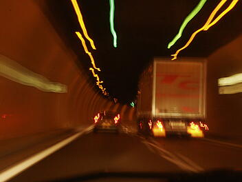 Schlangenlinien auf A9: Betrunkener Lkw-Fahrer gestoppt