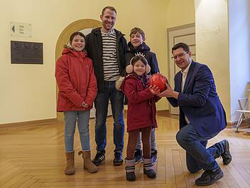 Coburg: "Schmalbert" - Stadt dankt Spendern und Namensgebern des Christbaums 2023