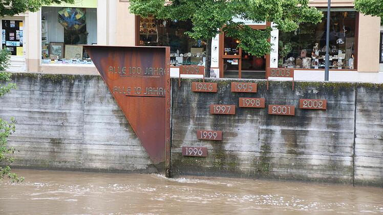 Die Saale blieb gestern weit unter der Hochwasser-Meldestufe, weil es nicht flächendeckend, sondern immer nur lokal gewitterte. Foto: Ralf Ruppert