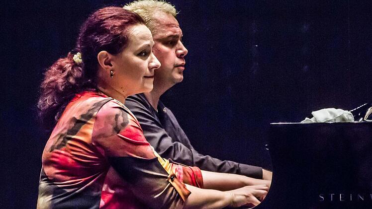 Duo-Spiel in Vollendung boten Aglika Genova und Liuben Dimitrov beim Coburger "Verein". Foto: Jochen Berger