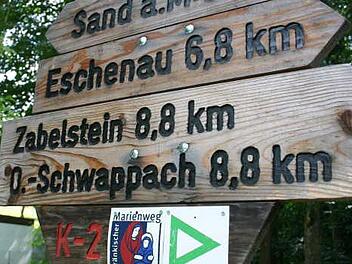 Gut beschildert: Schlangenweg Foto: gf