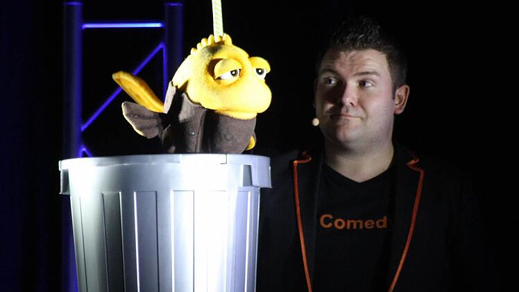 Sebastian Reich und sein schon legendärer Spezi-FischFoto: Sonja Adam