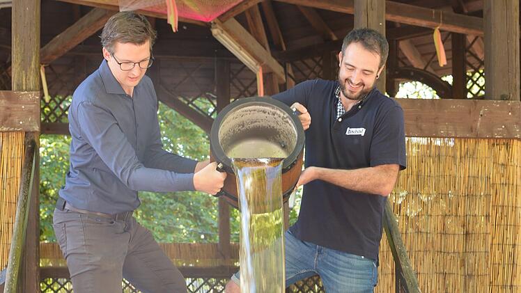 Kulmbach: Feierliche Zeremonie im M&ouml;nchshof - Brauerazubis traditionell getauft