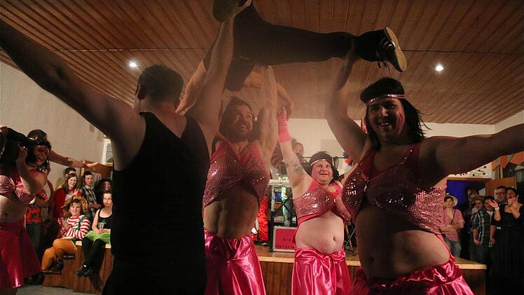 Männerballett in Wartmannsroth.  Foto: Gerd Schaar