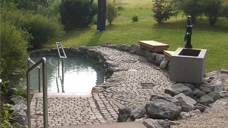 Ein Wassertretbecken will der Markt am alten Brunnen zwischen Elfershausen und Trimberg entstehen lassen. Bürgermeister Johannes Krumm favorisiert eine Planung nach seinem Wunschbild.  Repro: Johannes Krumm