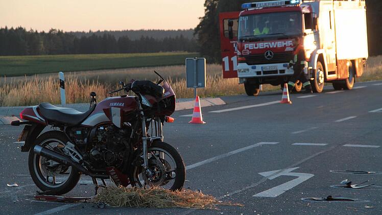 Die Feuerwehr sicherte die Unfallstelle ab. Foto: Jürgen Gärtner