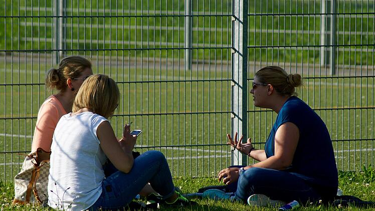 Bamberg: Wie gehe ich mit Essstörungen um? Austausch bringt Betroffene, Angehörige und Fachkräfte zusammen