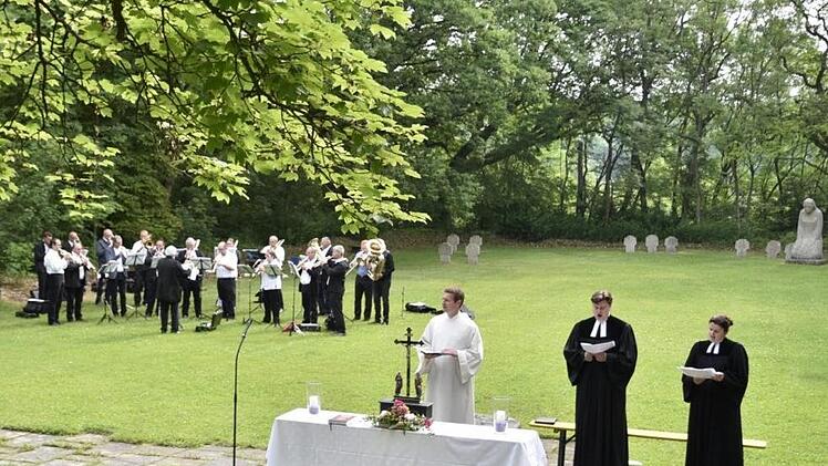 Mit dem Gottesdienst auf dem Schlossberg startete das Treffen der Königsberger - von hier und von auswärts.