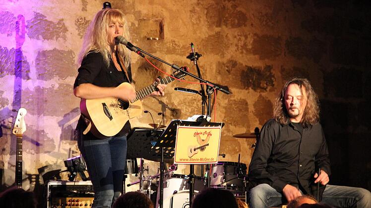 Andy Lang hat mit seiner neuen Band irish Folk in wunderbar fesselnder Interpretation gezeigt. Das wird sicher und hoffentlich nicht der letzte Auftritt dieser Formation gewesen sein.