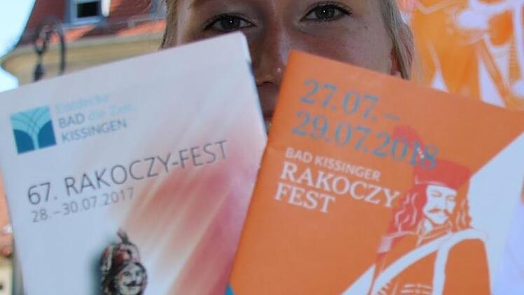 Alte und neue Version der Broschüre zum Rakoczy-Fest. Foto: Ralf Ruppert