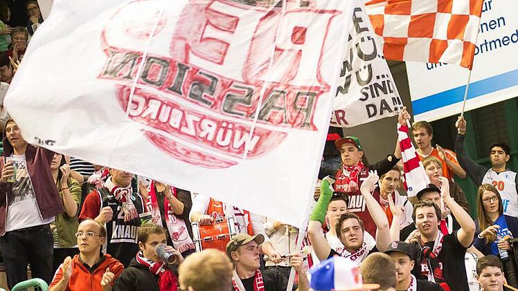 Würzburger Fans. Foto: Tobias Köpplinger