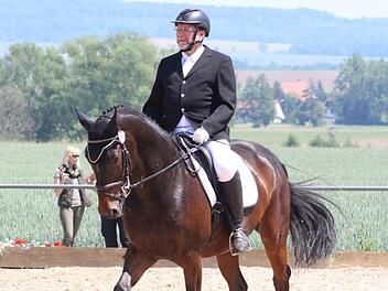 Sein liebstes Hobby, das Reiten, musste Hans-Heinrich Eidt nach einer Knie-Operation deutlich einschränken privat