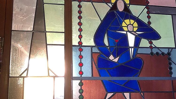 Das Fenster "Religion - Madonna und Kirche" ist noch eingelagert.