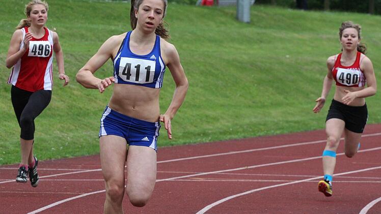 Gab ein glänzendes Debüt über 300 Meter der W15 - Melanie Winbeck vom TSV Bad Kissingen, sorgte für mit die beste Leistung bei den Kreismeisterschaften.