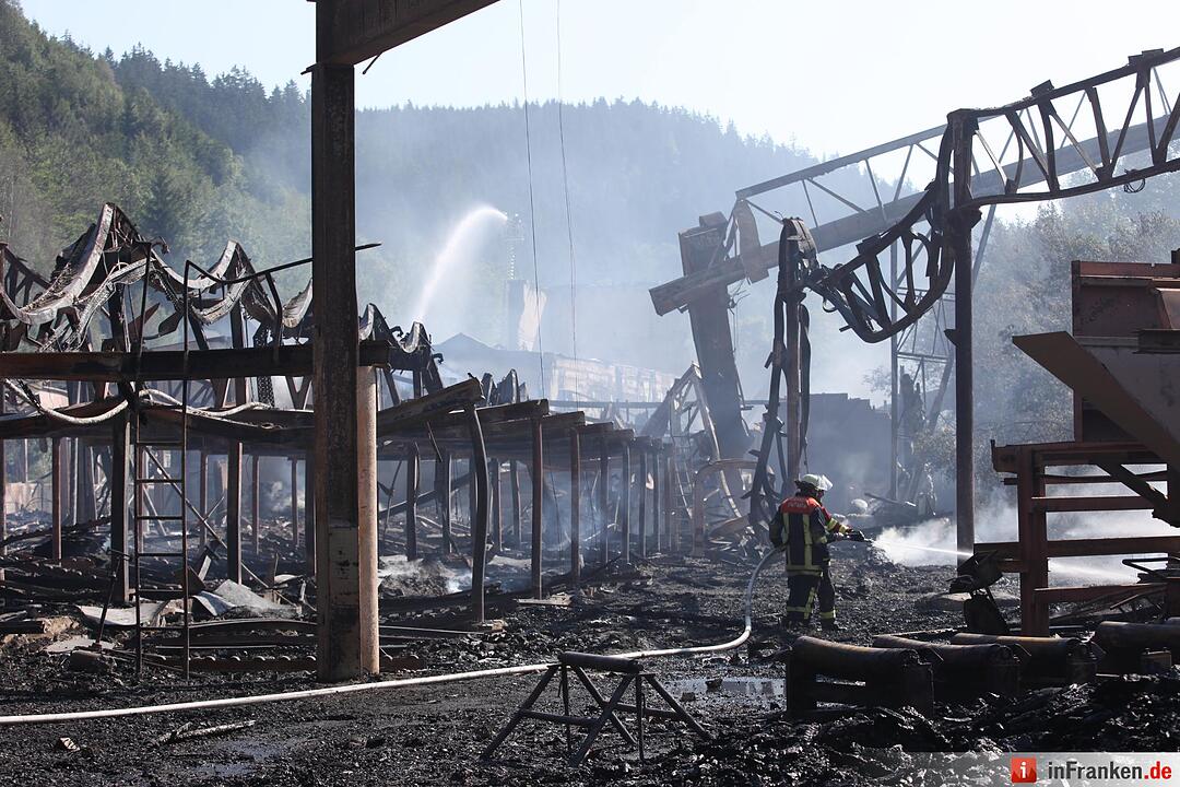 Verwüstung nach Sägewerk-Brand