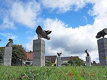Der Sandberger Gemeinderat hat beschlossen, den Kunstanger in Langenleiten nicht zu beleuchten.  Foto: Marion Eckert