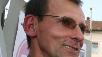 Alois Reinhardt, 52, ehemaliger Bundesliga-Profi aus Höchstadt: "Die Spiele schau' ich mir immer zuhause an. Ich brauche da meine Ruhe, kein Geschreie und Gejohle. Ich will das Fußballspiel genießen. Wer Public Viewing mag, soll das machen. Ich schätze, dass Spanien die WM gewinnen wird, das ist ein eingespieltes Team. Deutschland schafft es aber bestimmt ins Halbfinale."