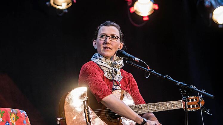 Impressionen von Martina Schwarzmanns Auftritt auf der Waldbühne HeldrittFoto: Jochen Berger
