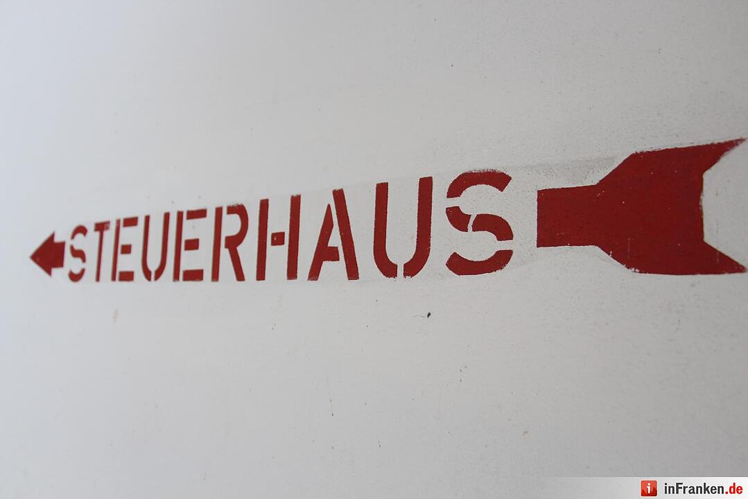 Auf Foto-Tour im  Inneren der Schleuse Erlangen