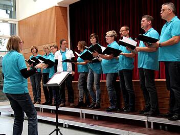 Das Vokalensemble Voicegarden aus Münchaurach setzte mit dem Chorstück "Tatschofonie" einen humorvollen Akzent.Richard Sänger
