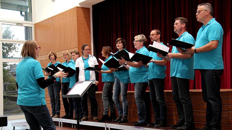 Das Vokalensemble Voicegarden aus Münchaurach setzte mit dem Chorstück "Tatschofonie" einen humorvollen Akzent.Richard Sänger