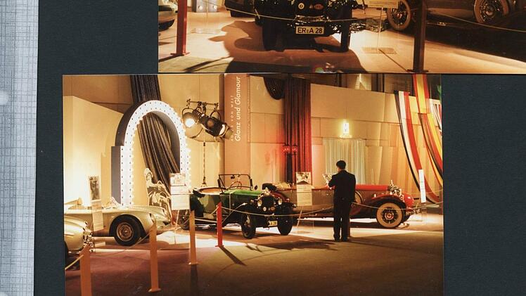 So ein Auto hat auch Marlene Dittrich einst gefahren: Szene mit dem Erlanger Opel auf der Automobilausstellung  1992 in Berlin privat