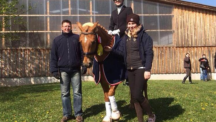 Michael Schöbel, Maike Haunschild auf "Spirt" und Paula Schneider (von links)